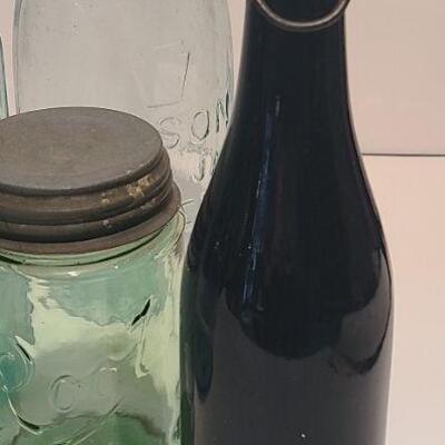 Lot 140: Rare Keystone Mason with Keystone Lid, Green Root, Queens