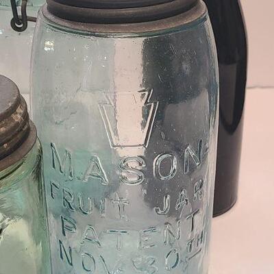 Lot 140: Rare Keystone Mason with Keystone Lid, Green Root, Queens