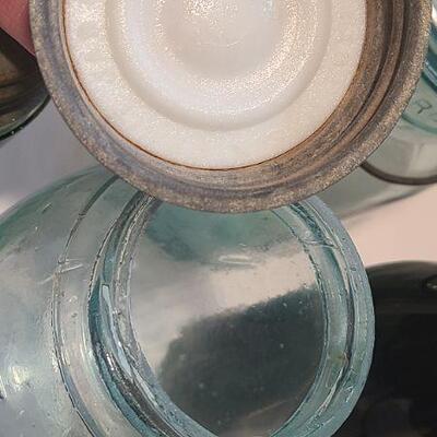 Lot 140: Rare Keystone Mason with Keystone Lid, Green Root, Queens