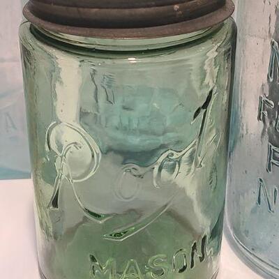 Lot 140: Rare Keystone Mason with Keystone Lid, Green Root, Queens