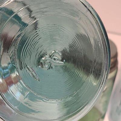 Lot 140: Rare Keystone Mason with Keystone Lid, Green Root, Queens
