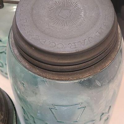 Lot 140: Rare Keystone Mason with Keystone Lid, Green Root, Queens