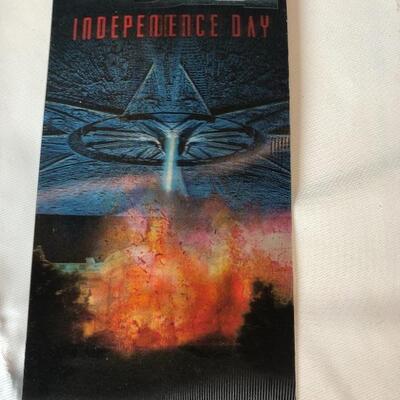 Movie Memorabilia: Independence Day & Cloverfield  