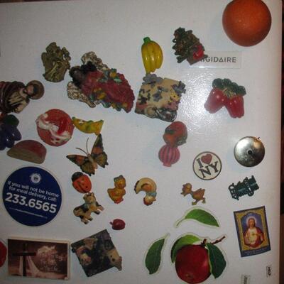 Lot 48 - Variety of Magnets