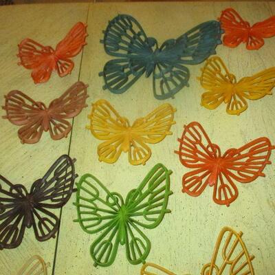 Lot 108 - Plastic Butterfly Wall DÃ©cor
