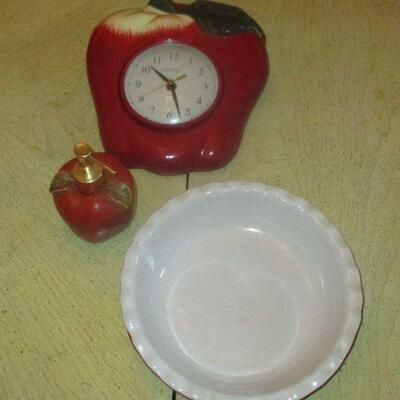 Lot 114 - Pie Plate, Apple Soap, Apple Clock