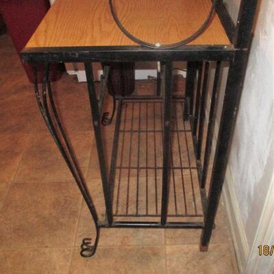 Lot 130 - Metal Bakers Rack LOCAL PICK UP ONLY