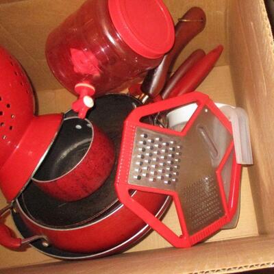 Lot 131 - Box of Cooking Things LOCAL PICK UP ONLY