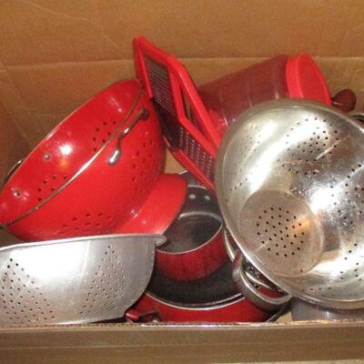 Lot 131 - Box of Cooking Things LOCAL PICK UP ONLY