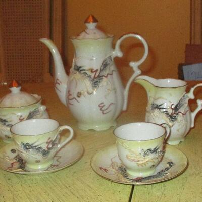 Lot 139 - Dragonware Tea Set