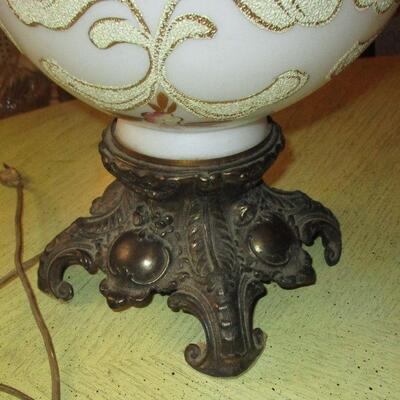 Lot 178 - Vintage Brass and Glass Cherub Lamp LOCAL PICK UP ONLY