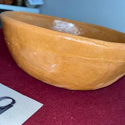 Lot 249 - Pottery Bowl