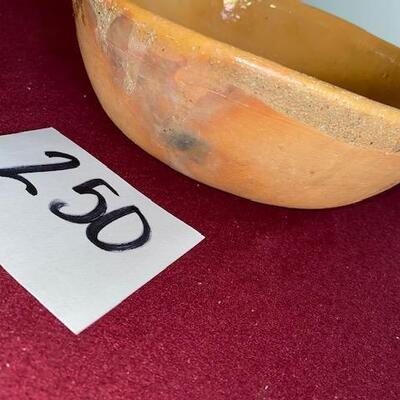 Lot 250 - Pottery Bowl