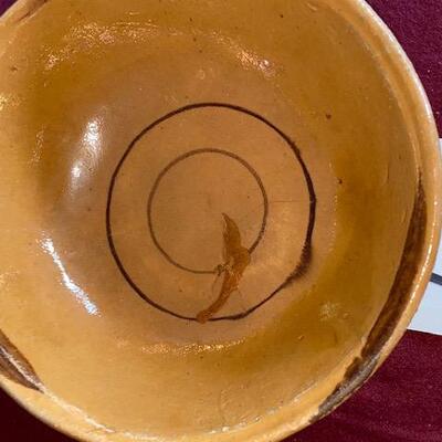Lot 250 - Pottery Bowl