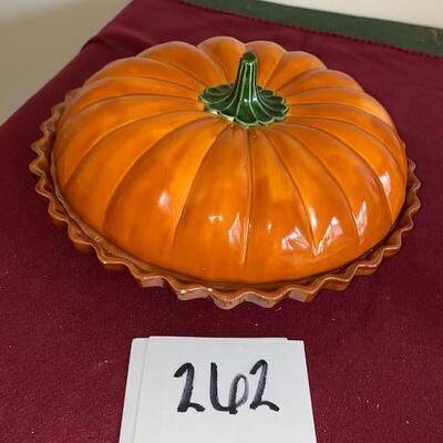 Lot 262 - Pumpkin Pie Dish
