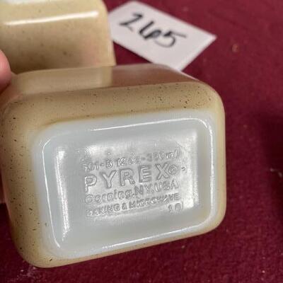 Lot 265 - Vintage Pyrex Homestead refrigerator dishes