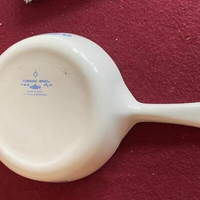 Lot 277 - Corningware pan. Cornflower Pattern