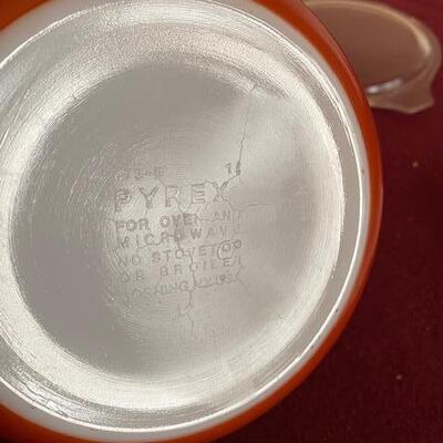 Lot 281 - Vintage Pyrex, Autumn Harvest Wheat Dish