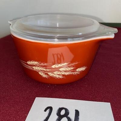 Lot 281 - Vintage Pyrex, Autumn Harvest Wheat Dish