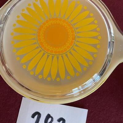 Lot 282 - Vintage Pyrex, Sunflower Pattern Dish with lid