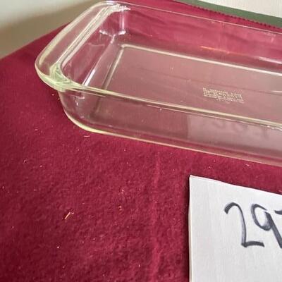 Lot 297 - Pyrex baking pan