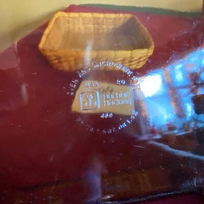 Lot 298 - Anchor Hocking square baking dish in basket