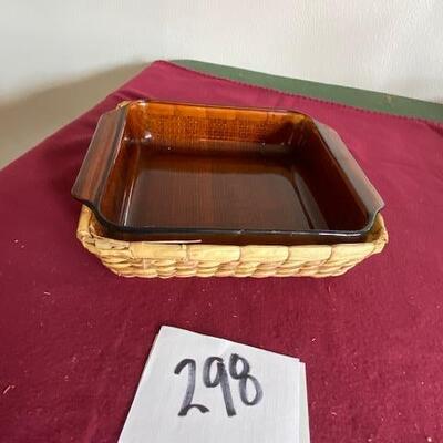 Lot 298 - Anchor Hocking square baking dish in basket