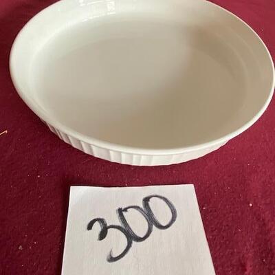 Lot 300 - Corningware French White round baking pan
