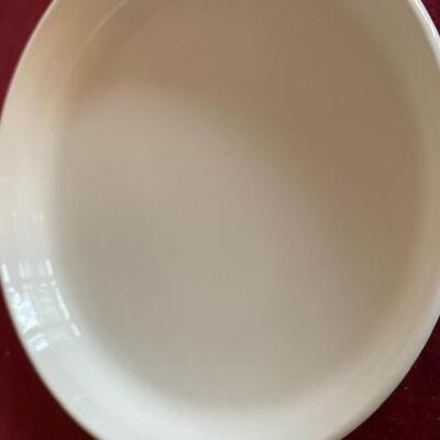 Lot 304 - Corningware French White round baking dish
