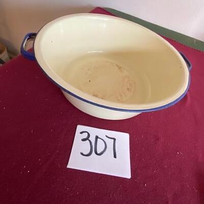Lot 307 - Vintage Enamelware Yellow and Blue