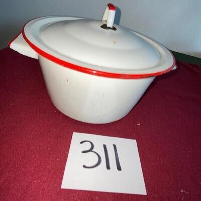 Lot 311 - Vintage Enamelware Pot