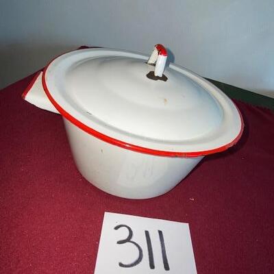 Lot 311 - Vintage Enamelware Pot