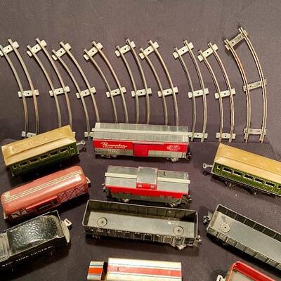 Lot 165: Mar-Lines & Marx Trains and more