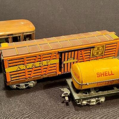 Lot 165: Mar-Lines & Marx Trains and more