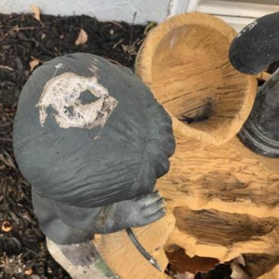 Lot OS 12: Decorative Garden Fountain 