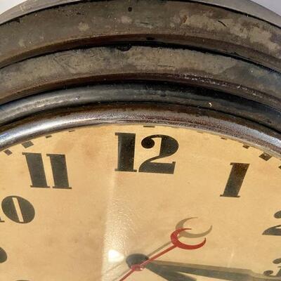 Lot 168: Vintage Postal Telegraph Electric clock