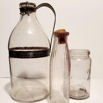 Lot 187A: 3 pieces incl. a Gallon sized 1898 AG Smalley Glass Tin Top Milk Bottle 