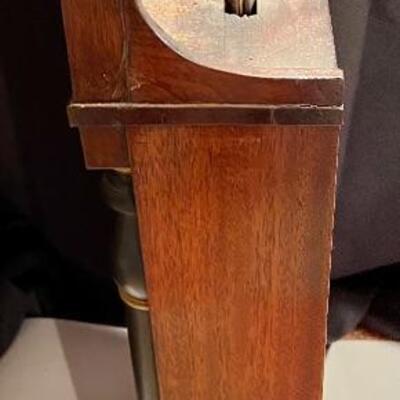 Lot 171: Vintage R&I Atkins Clock Bristol Conn