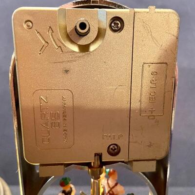 Lot 173: Vintage Kieninger Obergfle Anniversary Clock and more 