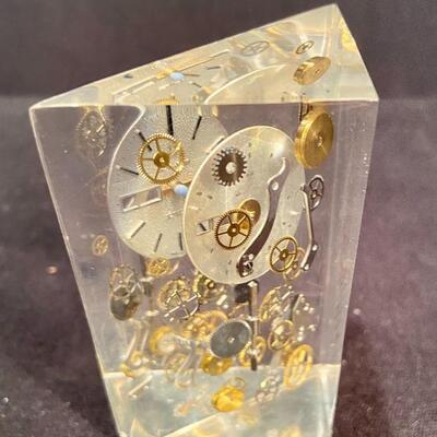 Lot 173: Vintage Kieninger Obergfle Anniversary Clock and more 