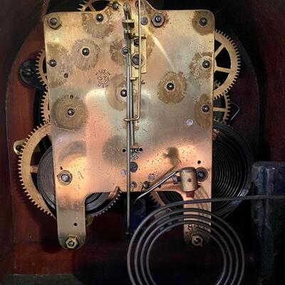 Lot 176: Vintage Seth Thomas clock