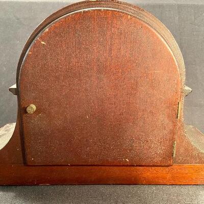 Lot 176: Vintage Seth Thomas clock