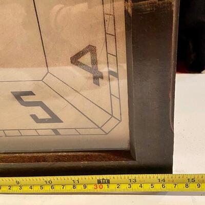 Lot 175: Antique New Haven Clock