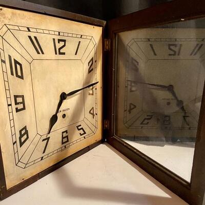Lot 175: Antique New Haven Clock
