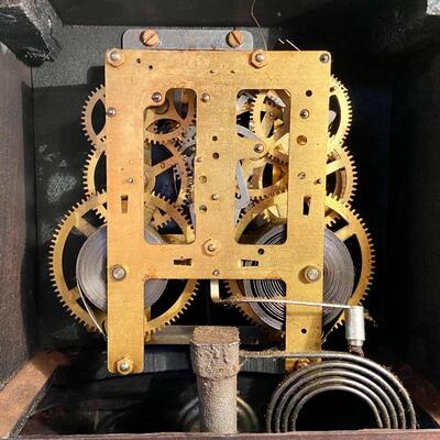 Lot 179: Vintage Ingraham Clock