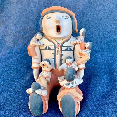 LOT 52  VINTAGE SIGNED ADA SUINA MALE CLAY STORYTELLER WITH EIGHT CHILDREN COCHITI PUEBLO NATIVE AMERICAN