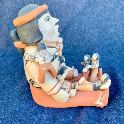 LOT 52  VINTAGE SIGNED ADA SUINA MALE CLAY STORYTELLER WITH EIGHT CHILDREN COCHITI PUEBLO NATIVE AMERICAN