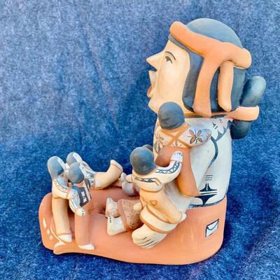 LOT 52  VINTAGE SIGNED ADA SUINA MALE CLAY STORYTELLER WITH EIGHT CHILDREN COCHITI PUEBLO NATIVE AMERICAN