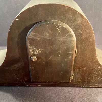 Lot 181: Vintage New Haven Clock and more