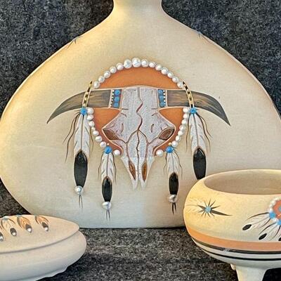 Lot 53  NATIVE AMERICAN PUEBLO POTTERY BY BETTY SELBY 